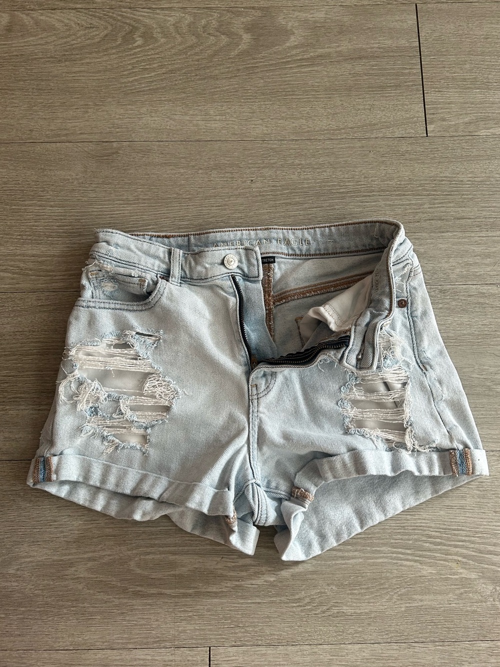 American Eagle Light Wash Distressed Women's Denim Shorts